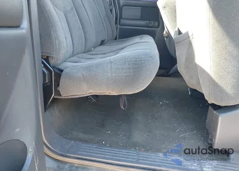 2003 Chevrolet Silverado 1500 Ls из США, поврежденный, VIN 2GCEC19T731369477